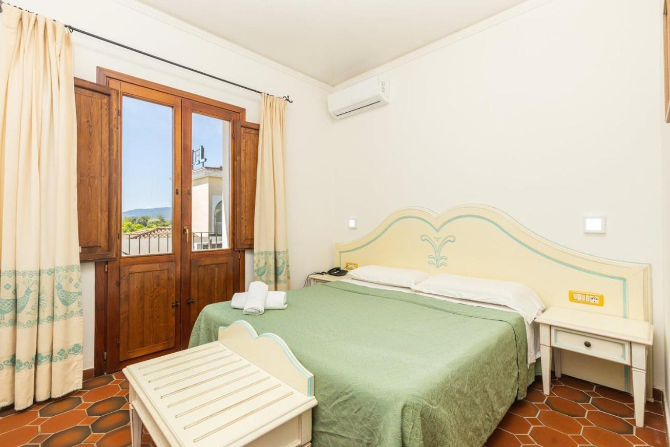 Hotel L'Ulivo Girasole Exteriör bild