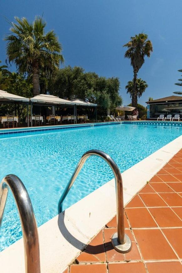 Hotel L'Ulivo Girasole Exteriör bild